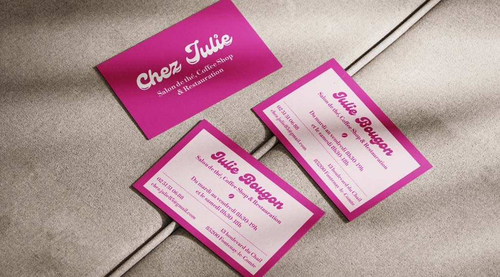 Chez Julie : Création d&rsquo;identité visuelle, signalétique et enseigne pour un salon de thé